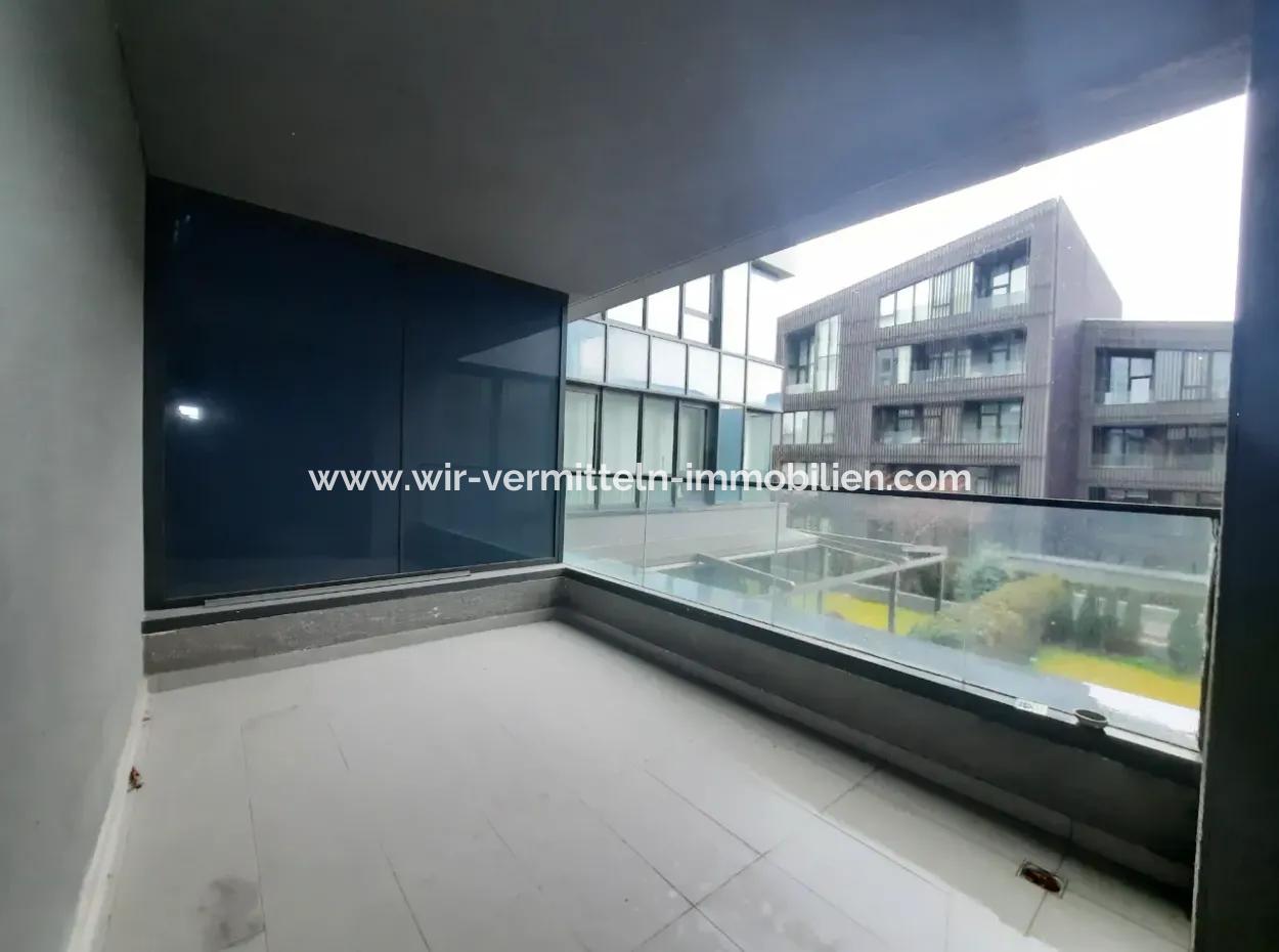 İncek Loft Satılık  4+1  Peyzaj Manzaralı  180 M² 2.Kat Daire