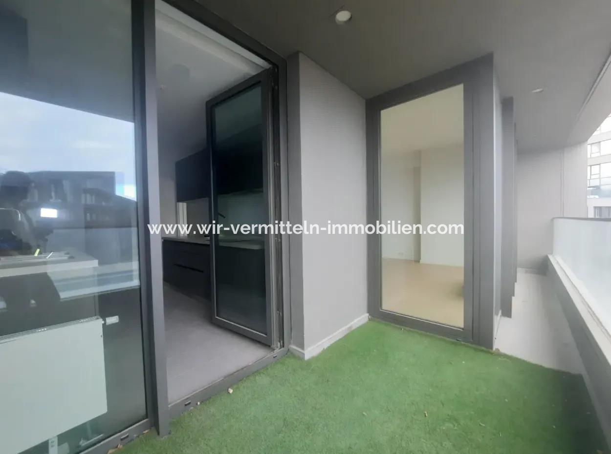 Krediye Uygun İncek Loft Satılık 2,5+1 Peyzaj Manzaralı 1.Kat Daire