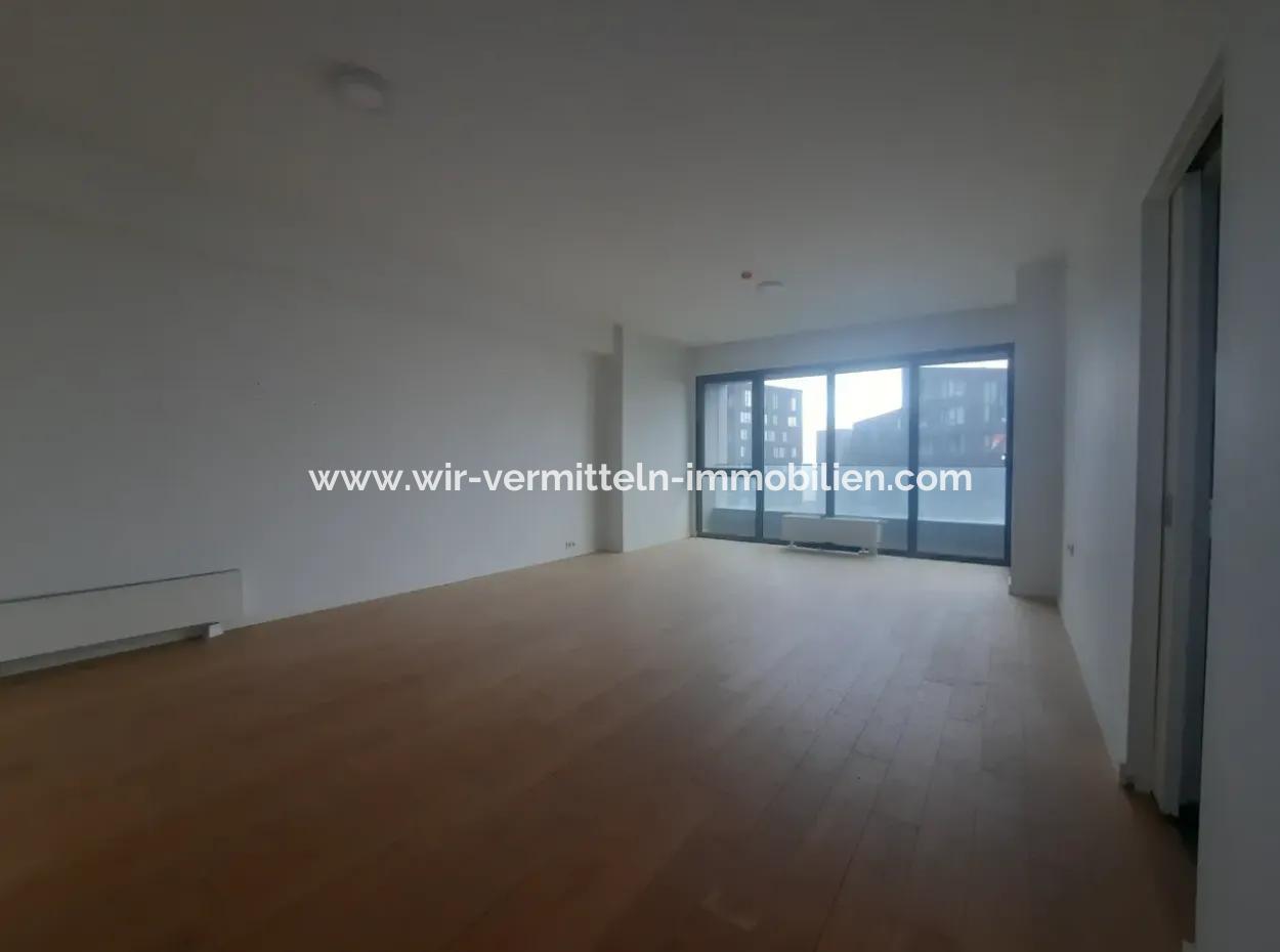 İncek Loft Satılık 2,5+1 Peyzaj Manzaralı 1.Kat Daire