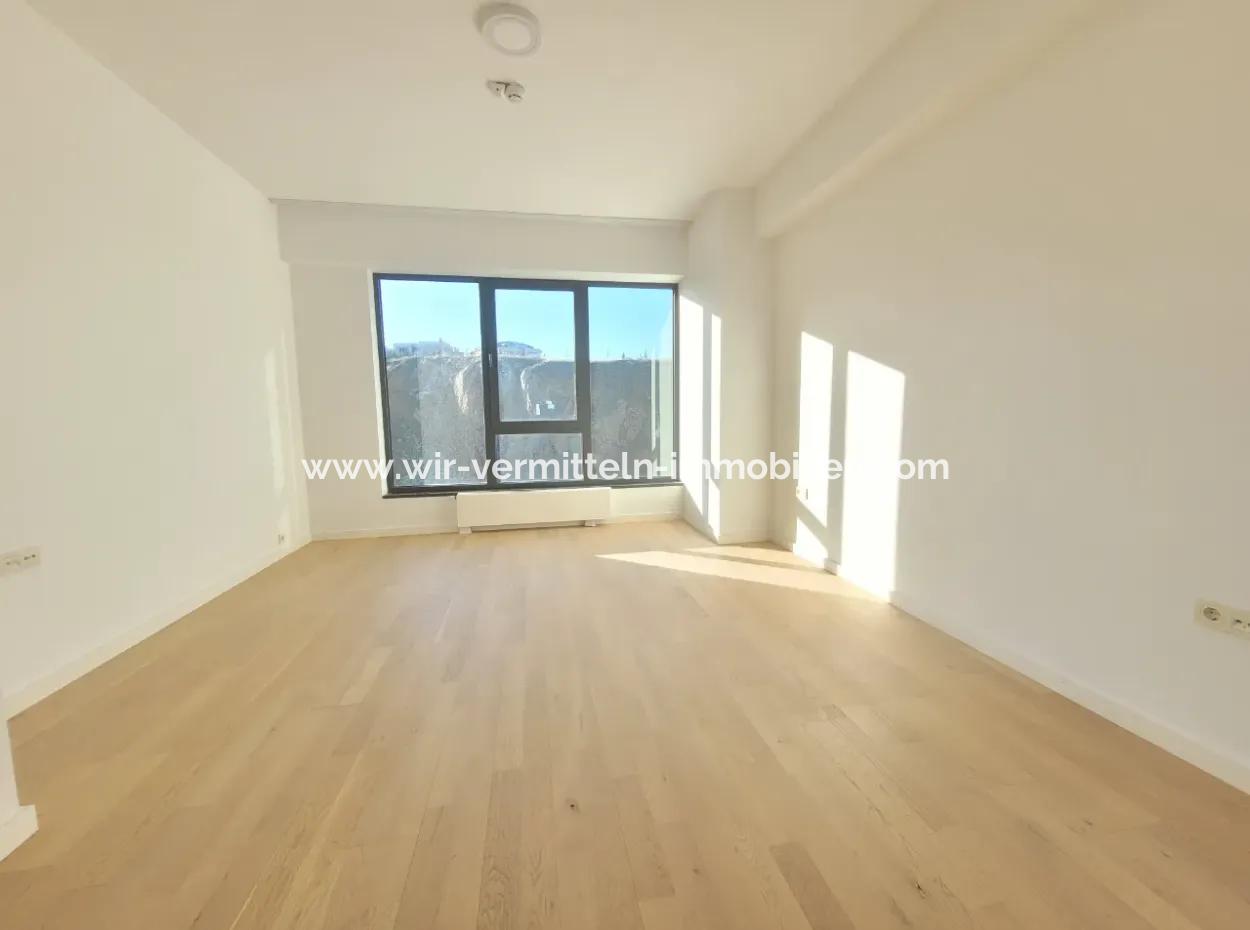 İncek Loft Satılık 2,5+1 Peyzaj Manzaralı 2.Kat Daire
