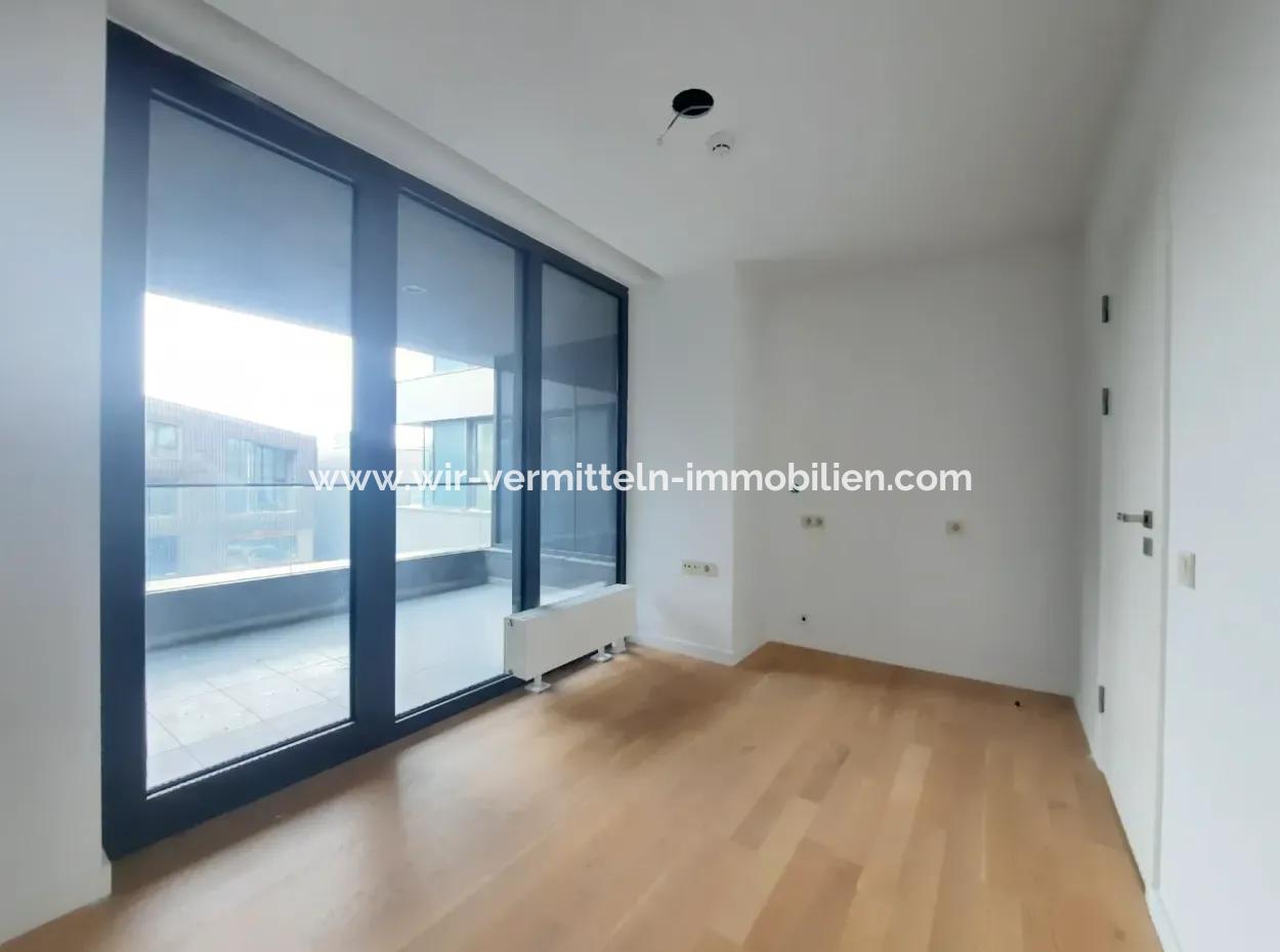 İncek Loft Satılık  5+1  Peyzaj Manzaralı 3.Kat 188 M² Daire