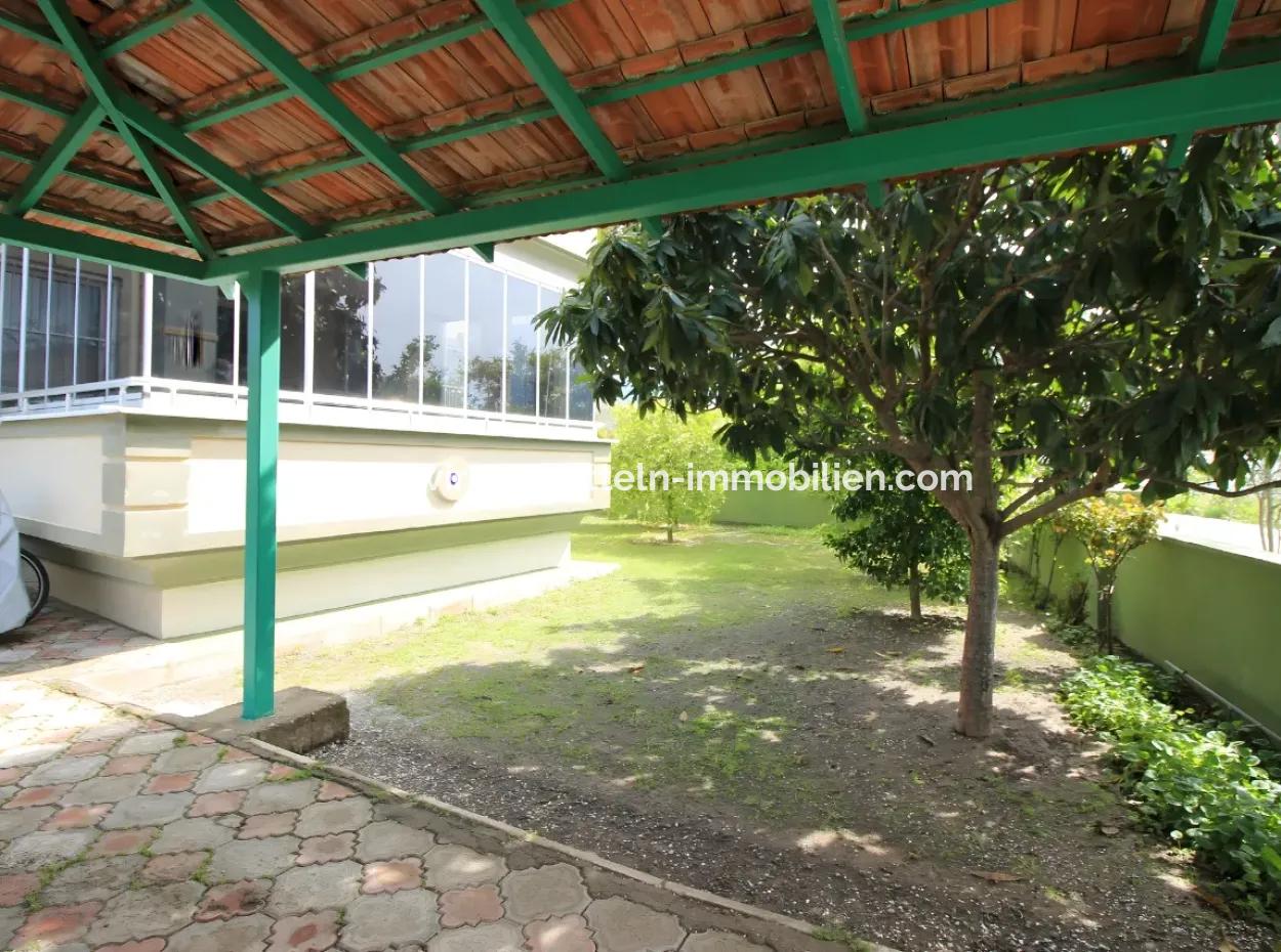 Köyceğiz 585 M² Arsa İçerisinde Satılık 3+1 Bahçe Katı Daire.