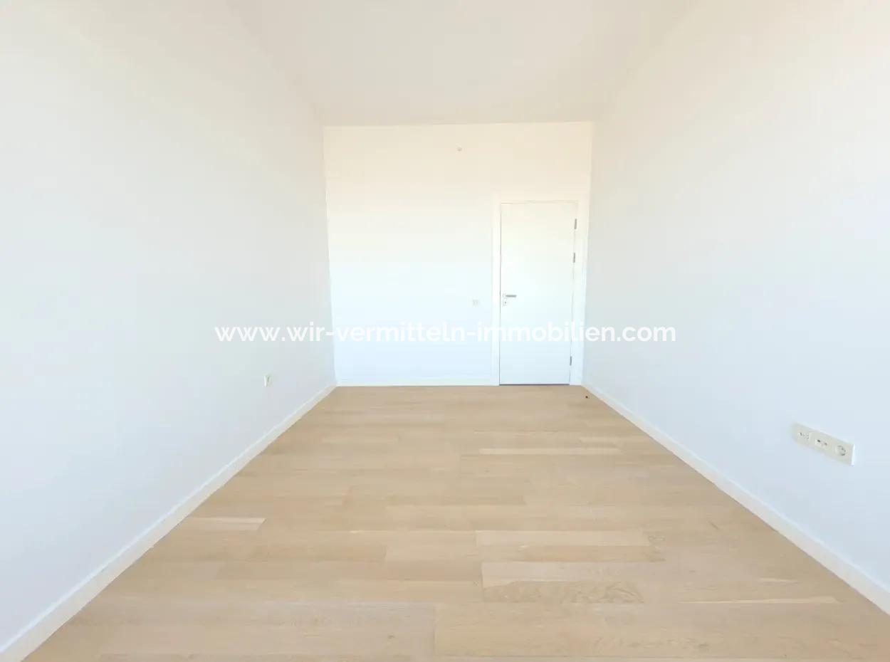 Kiracısız İncek Loft Satılık  5.5+1  Göl Manzaralı 20.Kat Daire