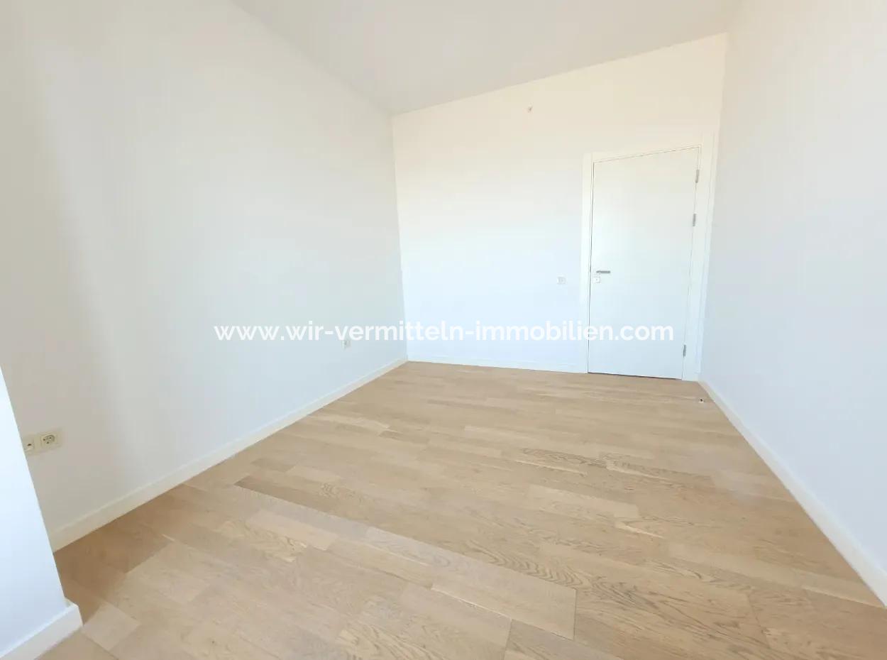Kiracısız İncek Loft Satılık  5.5+1  Göl Manzaralı 20.Kat Daire