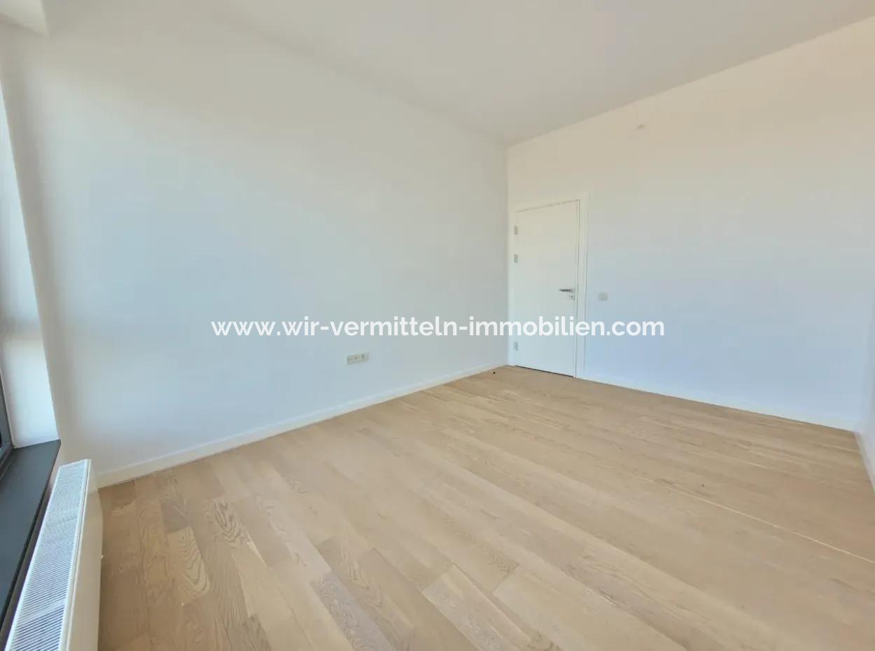 Kiracısız İncek Loft Satılık  5.5+1  Göl Manzaralı 20.Kat Daire