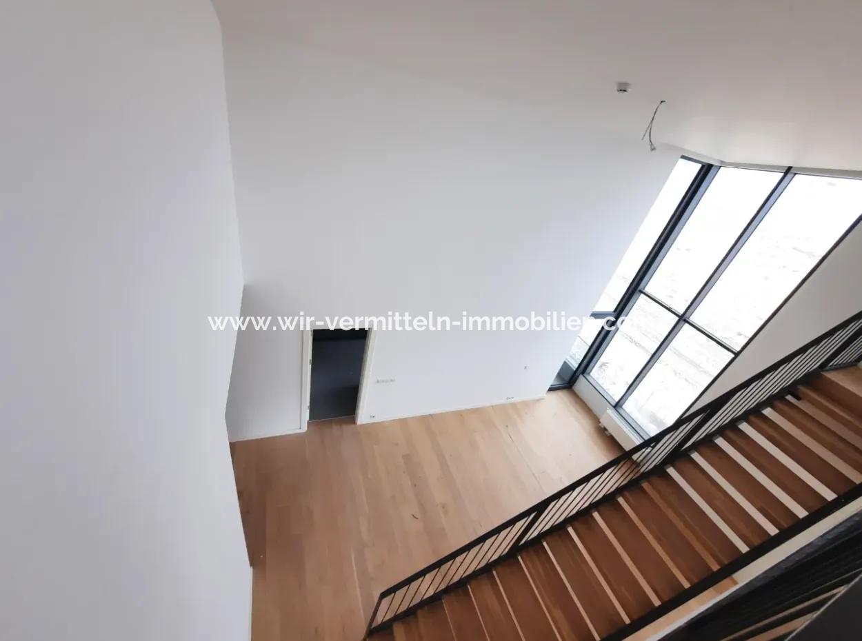 İncek Loft Satılık  5,5+1 Dubleks Göl Manzaralı 2.Kat Kiracısız Daire