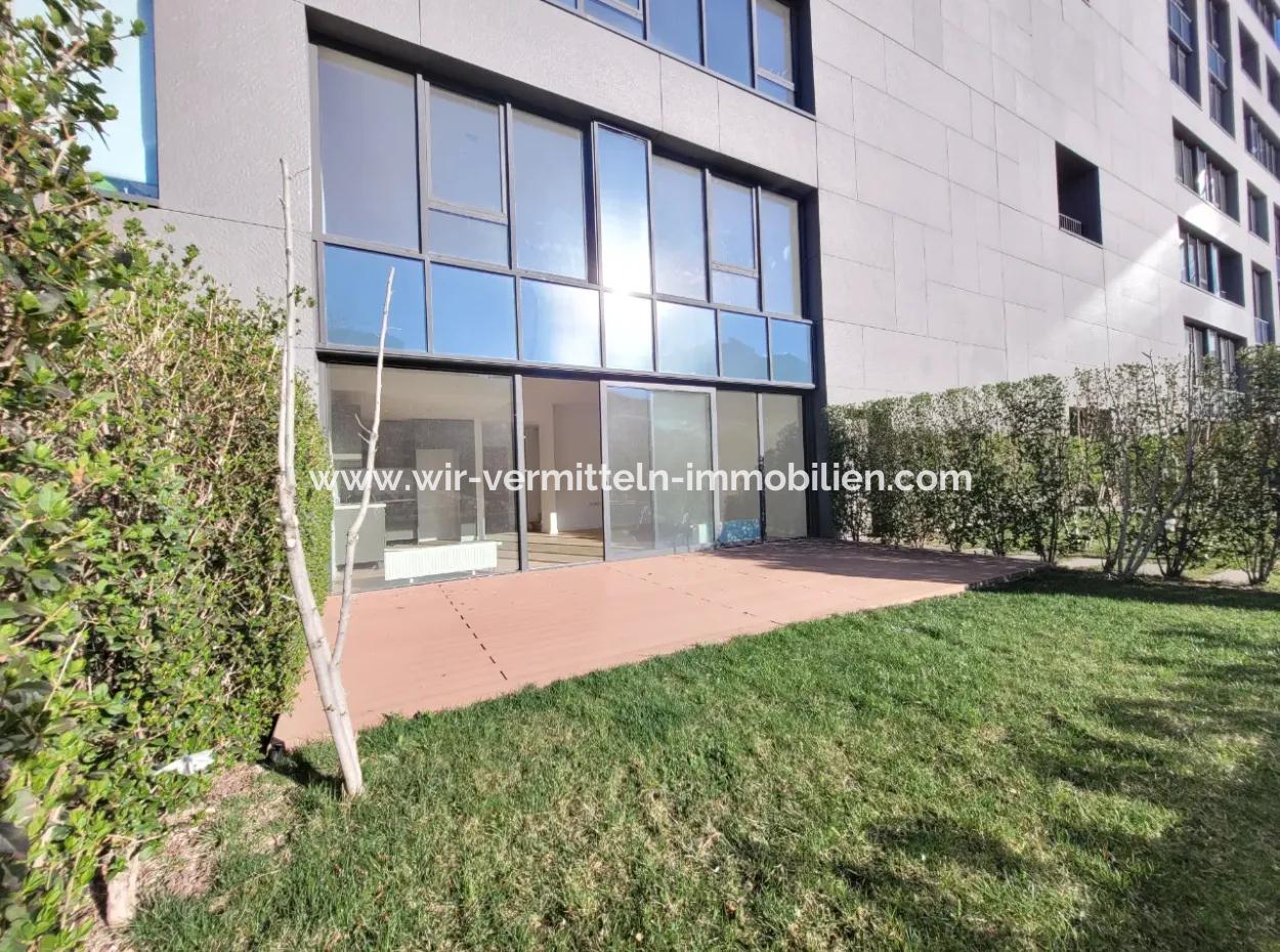 Kiracısız İncek Loft Satılık  2+1 Bahçe Dubleks Şehir Manzaralı Daire