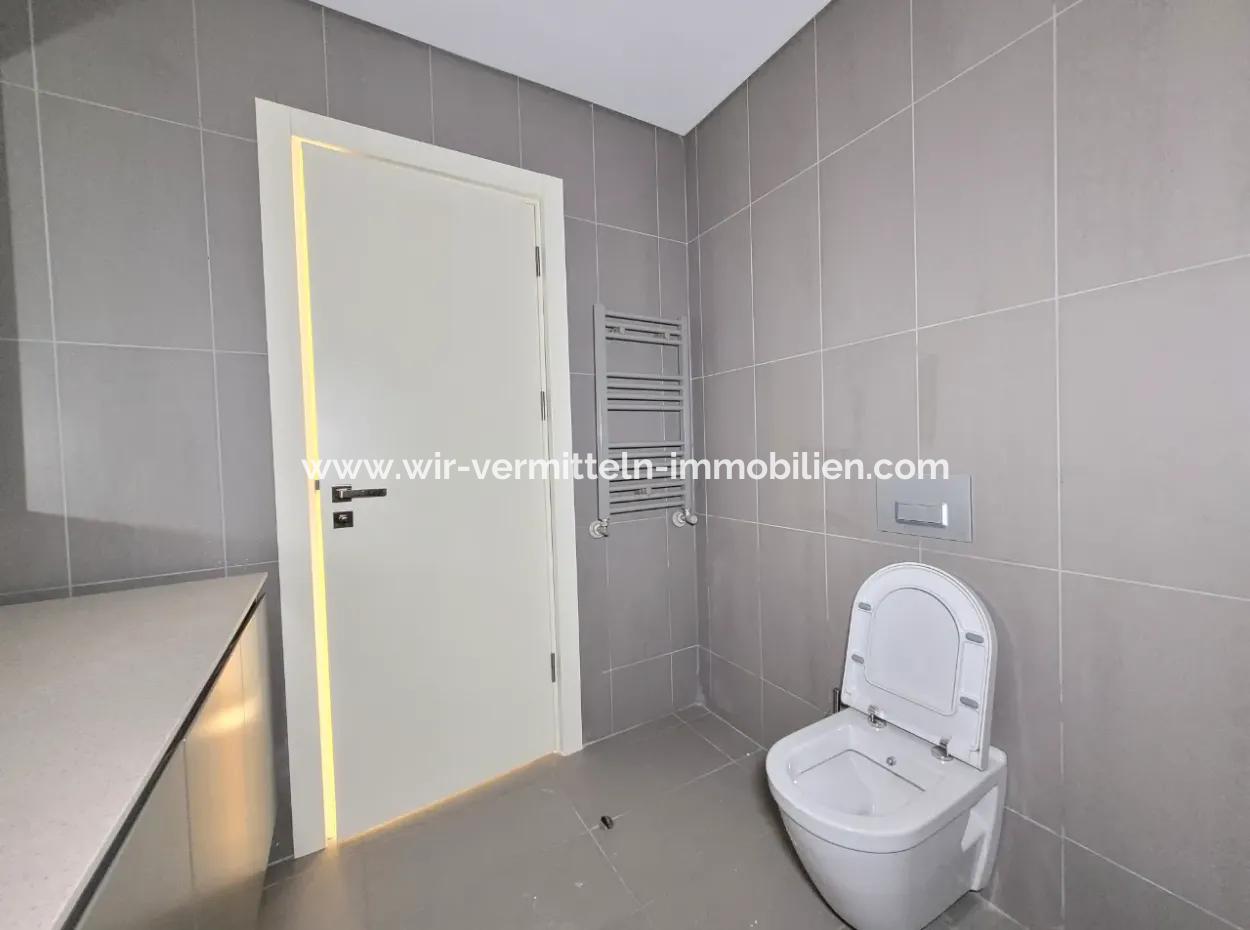 Boş Faturalı İncek Loft Satılık  2+1 Bahçe Dubleks Şehir Manzaralı Daire