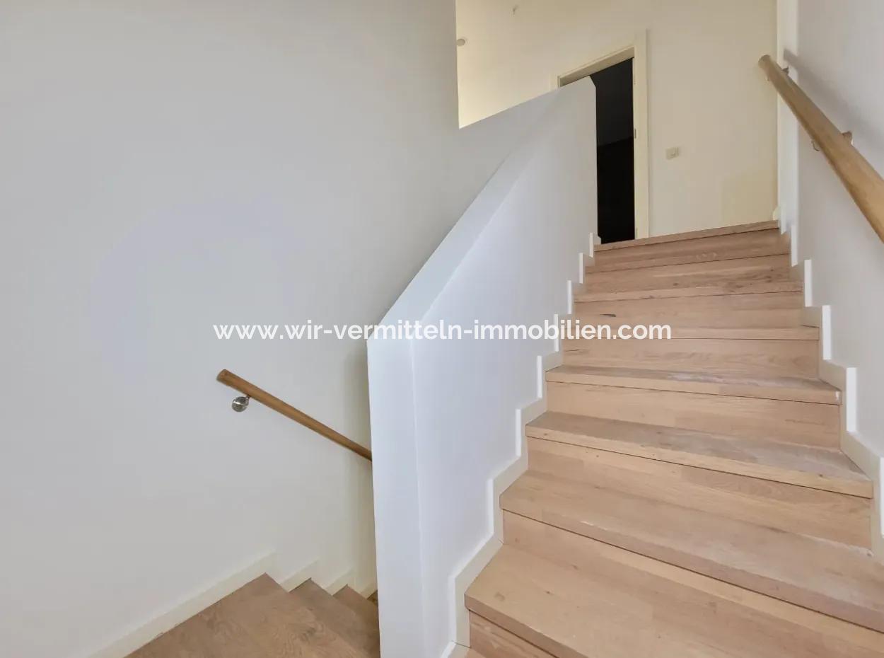 Kiracısız İncek Loft Satılık  2+1 Bahçe Dubleks Şehir Manzaralı Daire