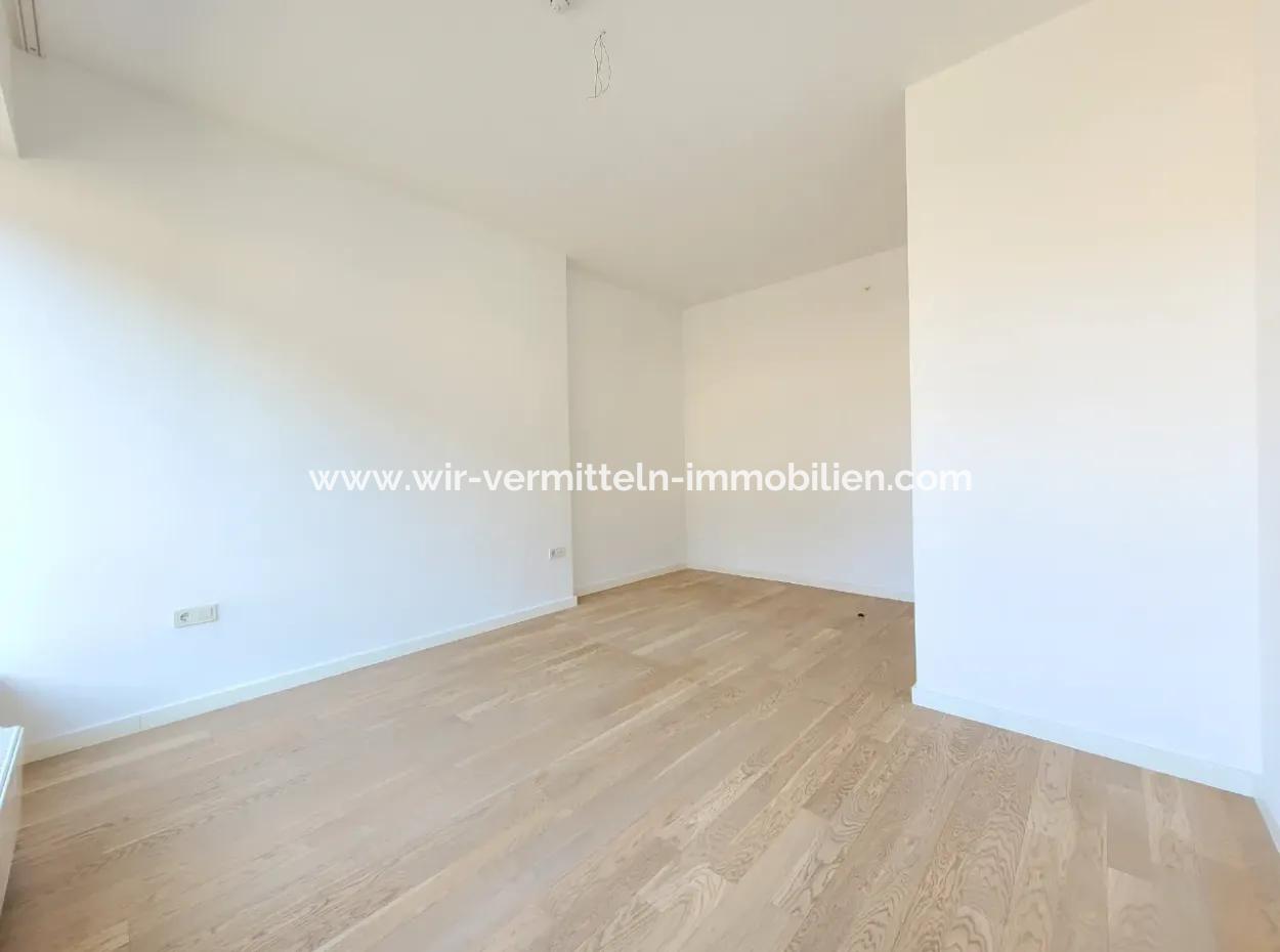 Kiracısız İncek Loft Satılık  2+1 Bahçe Dubleks Şehir Manzaralı Daire
