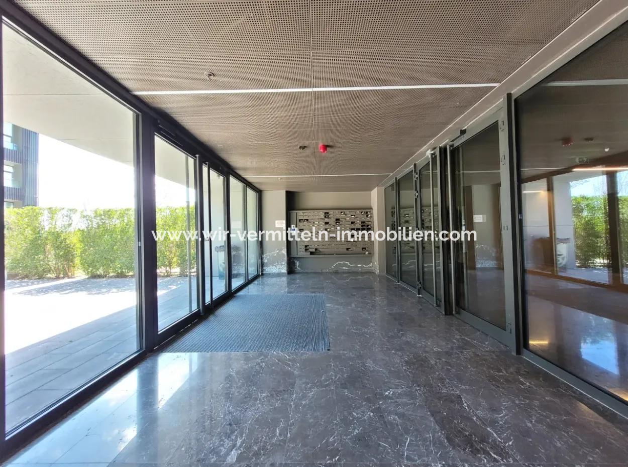 Kiracısız İncek Loft Satılık  2+1 Bahçe Dubleks Şehir Manzaralı Daire