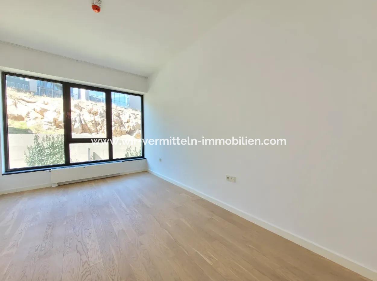 Kiracısız İncek Loft Satılık  2+1 Bahçe Dubleks Şehir Manzaralı Daire