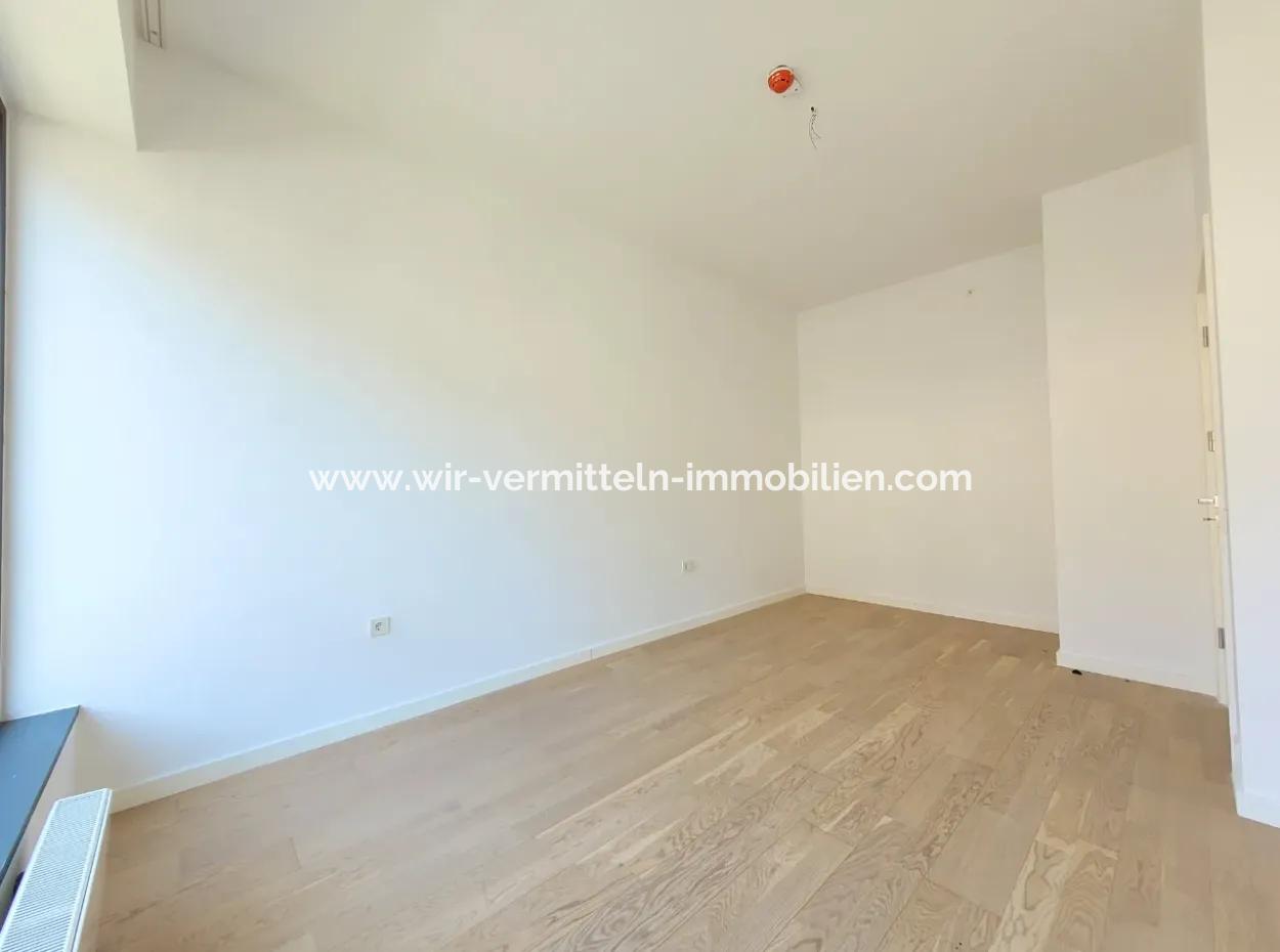 Kiracısız İncek Loft Satılık  2+1 Bahçe Dubleks Şehir Manzaralı Daire