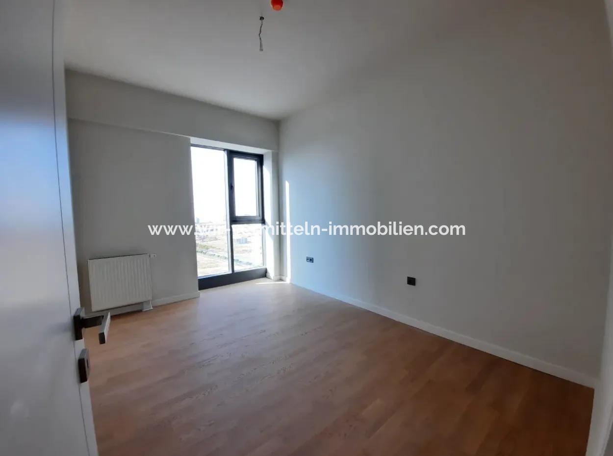 Vatandaşlığa Uygun Beytepe İncek Bulvar Loft Satılık 4+1 17.Kat Park Manzaralı Güney Cephe  Daire