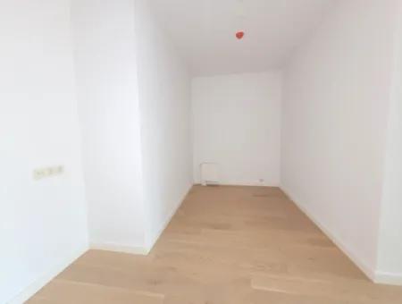 Boş Krediye Uygun İncek Loft Satılık 2,5+1 Peyzaj Manzaralı Kiracısız 2.Kat Daire
