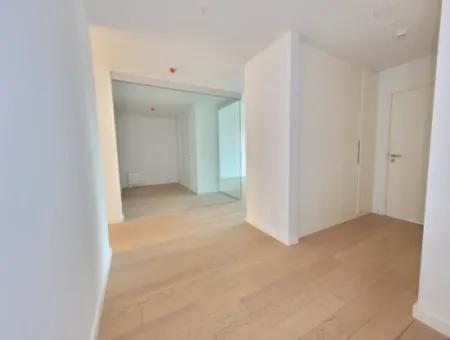 Boş Krediye Uygun İncek Loft Satılık 2,5+1 Peyzaj Manzaralı Kiracısız 2.Kat Daire