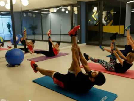 Boş Krediye Uygun İncek Loft Satılık 2,5+1 Peyzaj Manzaralı Kiracısız 2.Kat Daire