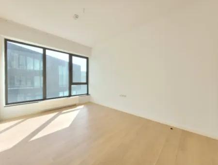 Boş İncek Loft Satılık Teraslı  3+1 110 M² Mogan Manzaralı Daire