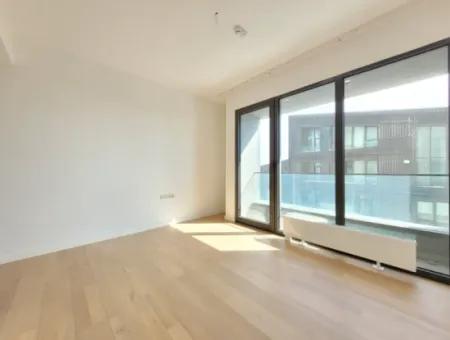 Boş İncek Loft Satılık Teraslı  3+1 110 M² Mogan Manzaralı Daire