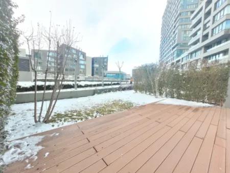 Boş İncek Loft Satılık 3+1 Bahçe Dubleksi Şehir Manzaralı Daire