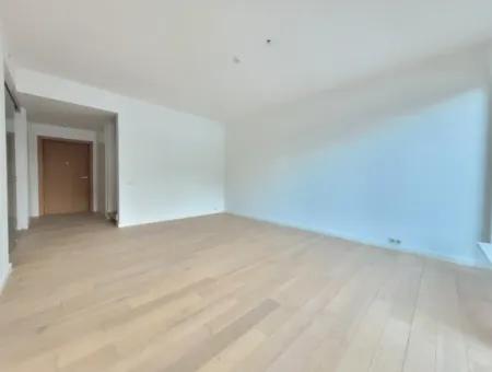 Boş İncek Loft Satılık 3+1 Bahçe Dubleksi Şehir Manzaralı Daire