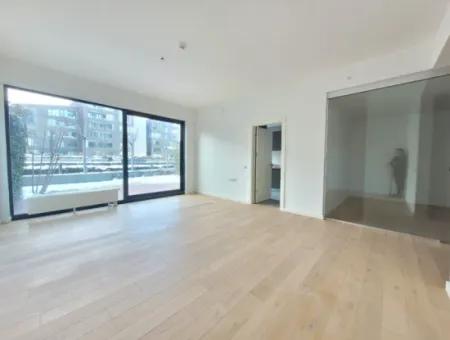 Boş İncek Loft Satılık 3+1 Bahçe Dubleksi Şehir Manzaralı Daire