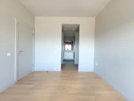 Boş İncek Loft Kiralık  1+1 Göl Manzaralı 11.Kat Daire