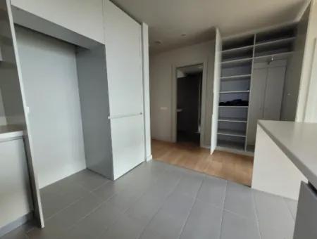 Boş İncek Loft  Satılık 1+1 Göl Manzaralı 2.Kat Daire