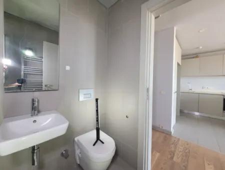 Boş İncek Loft  Satılık 1+1 Göl Manzaralı 2.Kat Daire