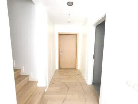 Boş Faturalı İncek Loft Satılık  2+1 Bahçe Dubleks Şehir Manzaralı Daire