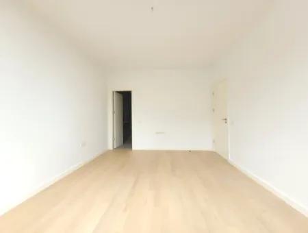 Boş İncek Loft Satılık  Teraslı 4+1  Mogan Manzaralı 146 M² 1.Kat Daire