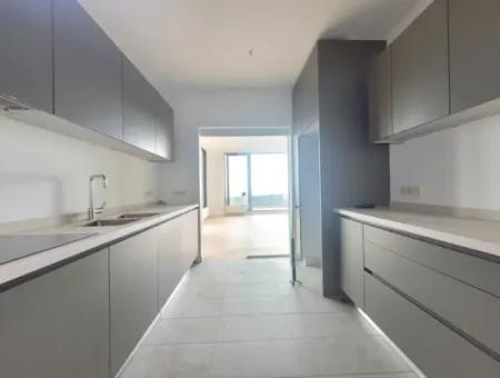 Boş İncek Loft Satılık  Teraslı 4+1  Mogan Manzaralı 146 M² 1.Kat Daire