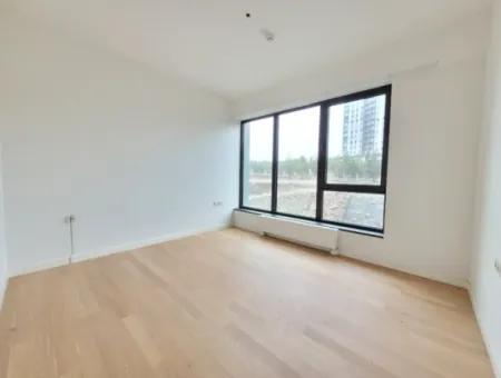 İncek Loft Satılık Teraslı  3+1 Şehir Manzaralı 3.Kat Daire