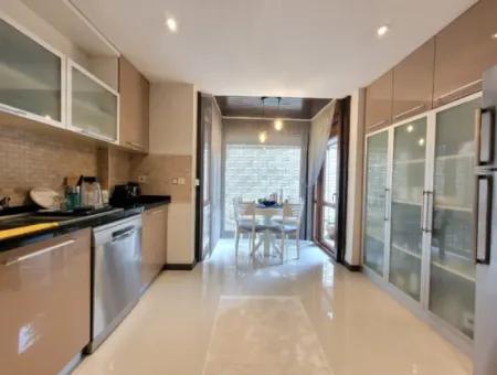 Vatandaşlığa Uygun Bursa Nilüfer Konak Mah. 340 M ² Panoramik Manzaralı Tam Müstakil Dubleks Satılık Villa