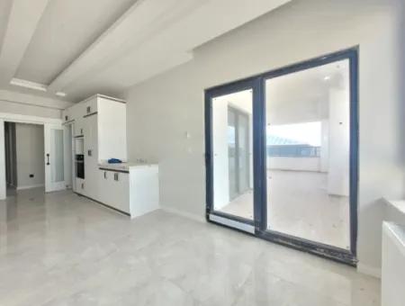 Vatandaşlığa Uygun Ankara Gölbaşı Bahçelievler Mah. 200 M ² Park Manzaralı Arakat Lüks Satılık Daire