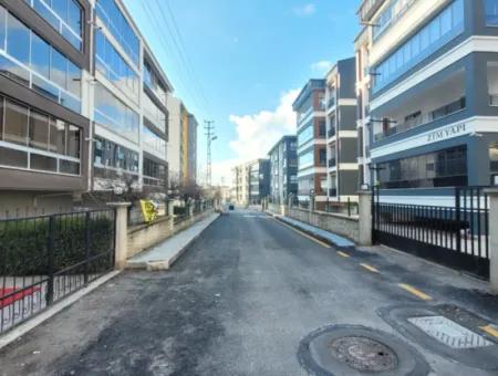 Vatandaşlığa Uygun Ankara Gölbaşı Bahçelievler Mah. 200 M ² Park Manzaralı Arakat Lüks Satılık Daire