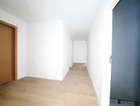 İncek Loft Satılık  4+1  Peyzaj Manzaralı  180 M² 2.Kat Daire