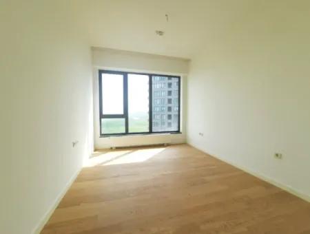 Kiracısız İncek Loft Satılık  5,5+1  Göl Manzaralı 14.Kat Daire