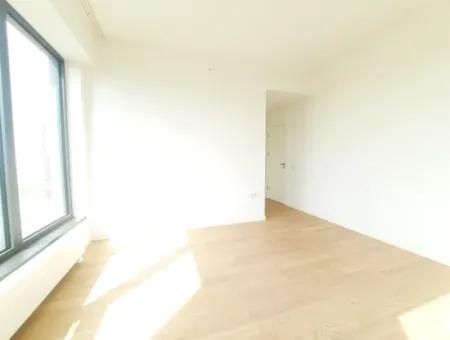 Kiracısız İncek Loft Satılık  5,5+1  Göl Manzaralı 14.Kat Daire