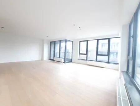 İncek Loft Satılık  5+1  Peyzaj Manzaralı 3.Kat 188 M² Daire