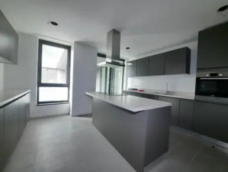 İncek Loft Satılık  5+1  Peyzaj Manzaralı 3.Kat 188 M² Daire