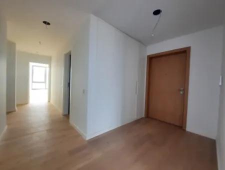 İncek Loft Satılık  5+1  Peyzaj Manzaralı 3.Kat 188 M² Daire
