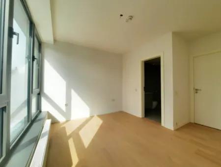 İncek Loft Satılık  5+1  Peyzaj Manzaralı 3.Kat 188 M² Daire