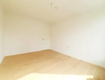 İncek Loft Satılık  5+1  Peyzaj Manzaralı 3.Kat 188 M² Daire