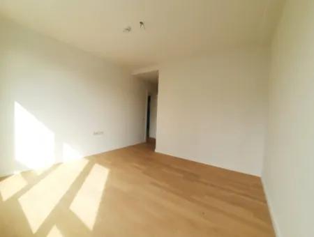 İncek Loft Satılık  5+1  Peyzaj Manzaralı 3.Kat 188 M² Daire