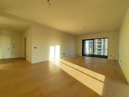 Kiracısız Beytepe İncek Bulvar Loft Satılık 3+1 130 M² 17.Kat Mogan Manzaralı Güney Cephe Daire