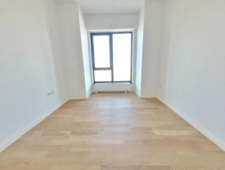 Kiracısız İncek Loft Satılık  5.5+1  Göl Manzaralı 20.Kat Daire