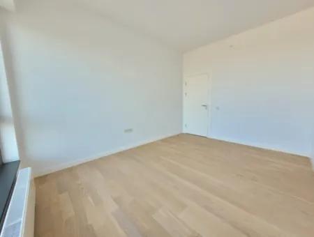 Kiracısız İncek Loft Satılık  5.5+1  Göl Manzaralı 20.Kat Daire