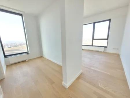Kiracısız İncek Loft Satılık  5.5+1  Göl Manzaralı 20.Kat Daire