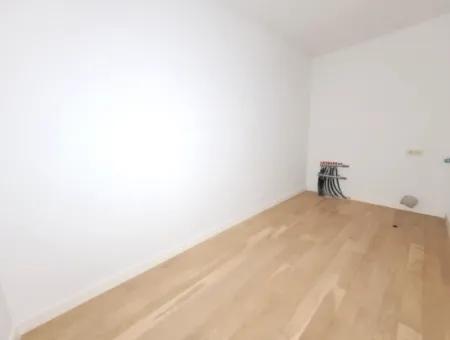 Kiracısız İncek Loft Satılık  5.5+1  Göl Manzaralı 20.Kat Daire